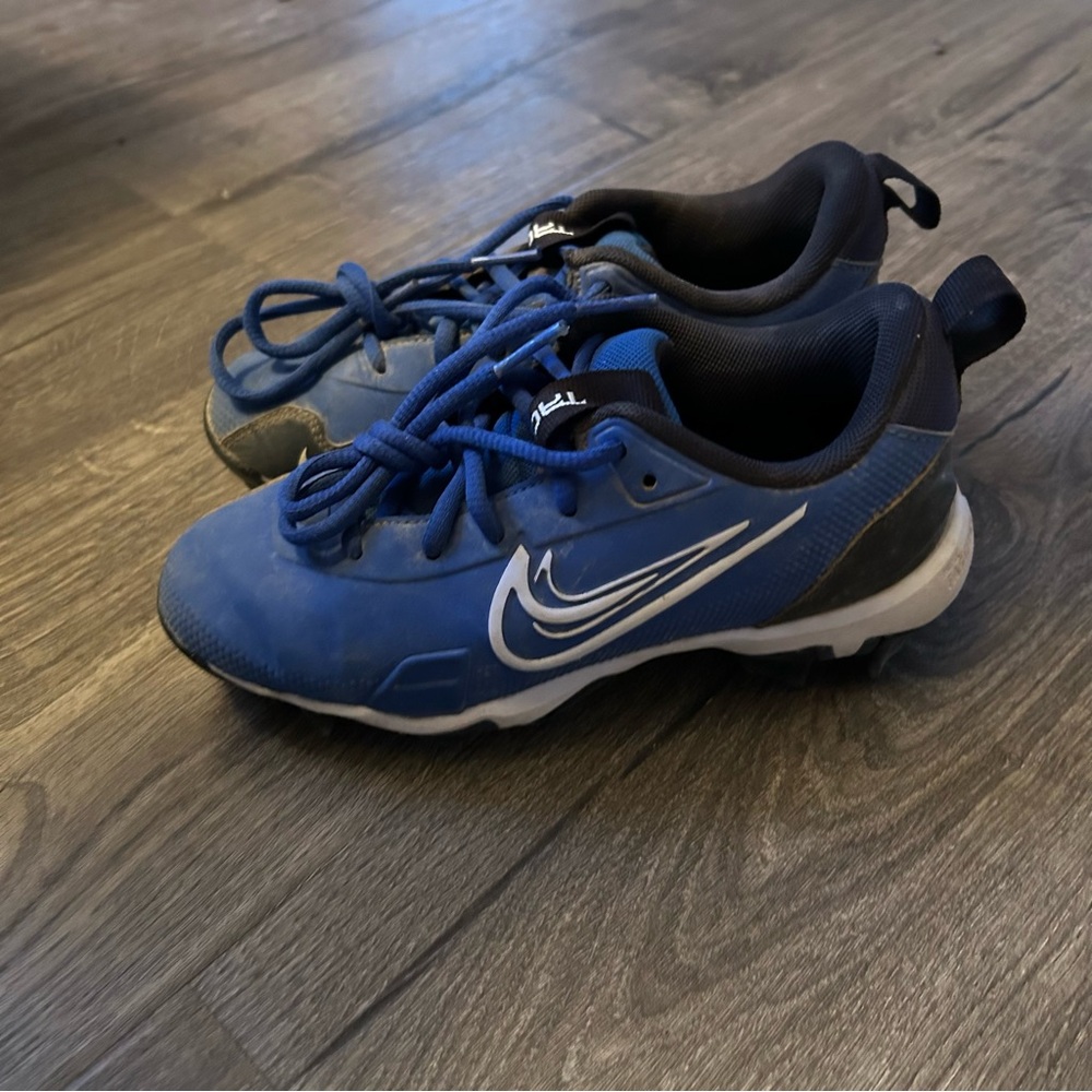 Nike Kids Blue and Black Trout Baseball Cleats
